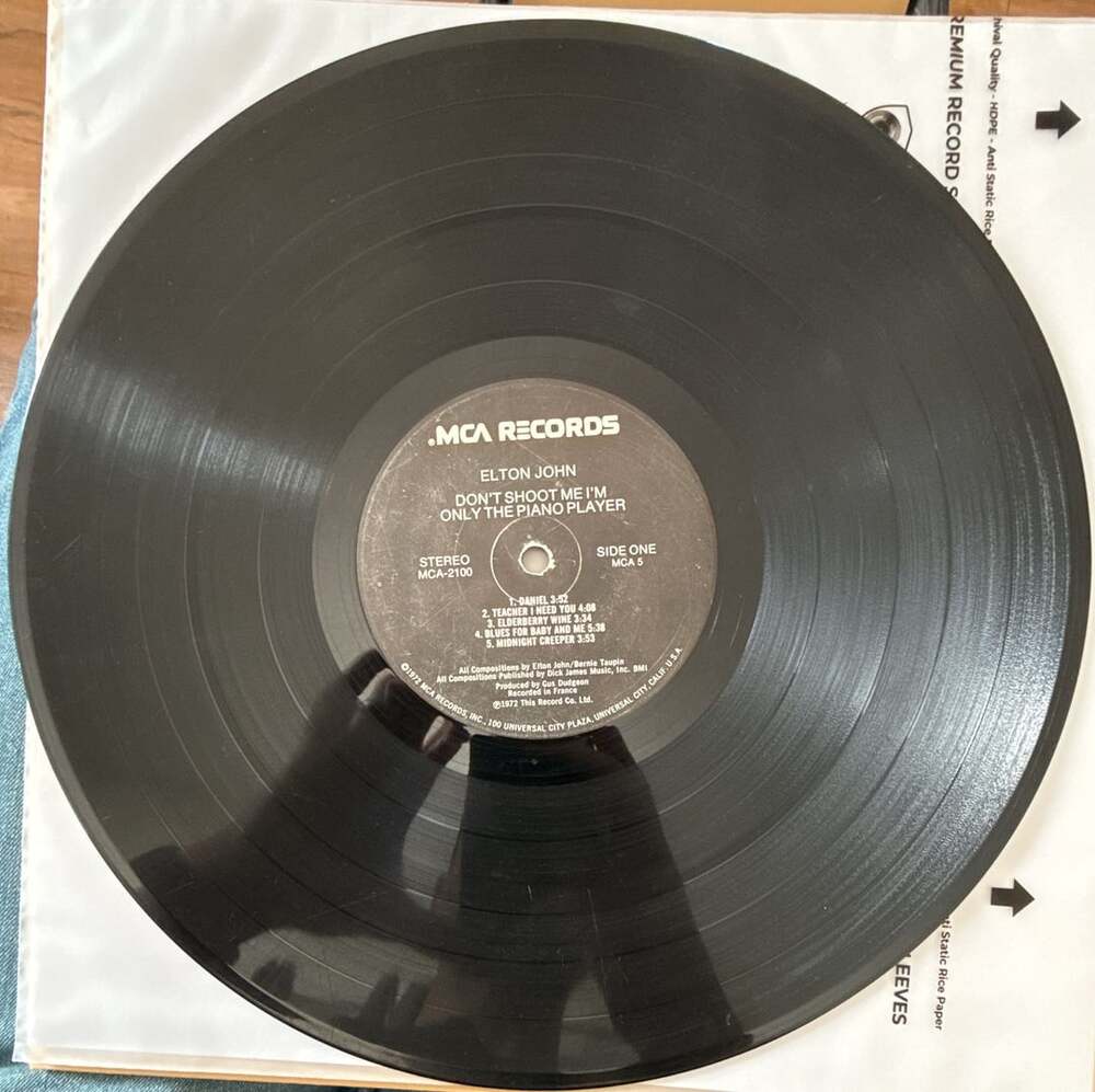 G+: Elton John Don't Shoot Me I'm Only The Piano Player LP